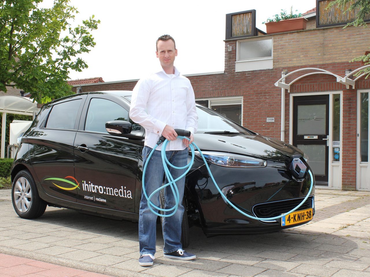 60 seconden met: Frank Buschman, de tweede Renault Zoe-rijder van Nederland ...