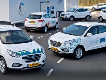 Eerste waterstoftaxi en auto als energiecentrale ...