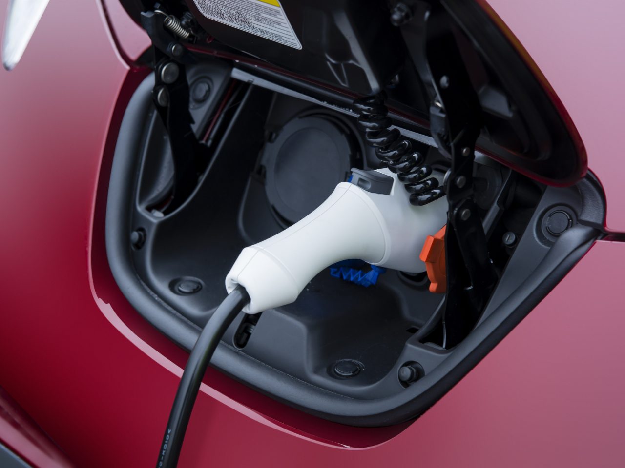 Plug-inhybrides moeten méér elektrisch rijden ...