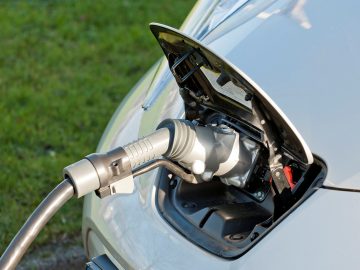 Cendris: ‘Nederlander stapt nog niet in elektrische auto’ ...