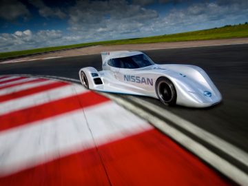 Nissan ZEOD RC Le Mans Prototype is snelste elektrische raceauto ter wereld ...