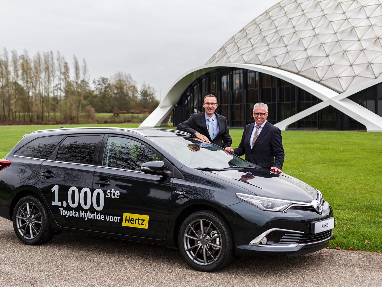 Toyota levert autoverhuurder Hertz 1.000e hybrideauto ...