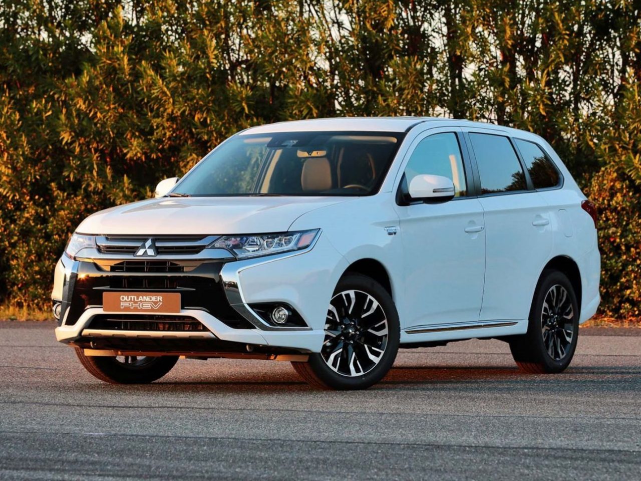 Outlander phev 2018