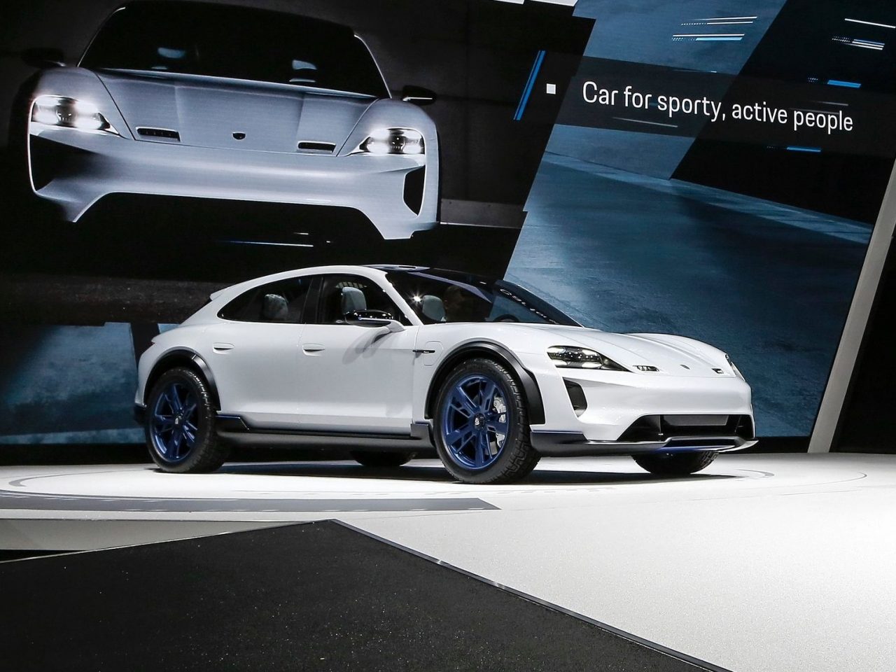 2018 Porsche Mission E Cross Turismo