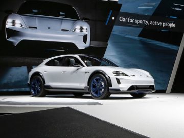 2018 Porsche Mission E Cross Turismo