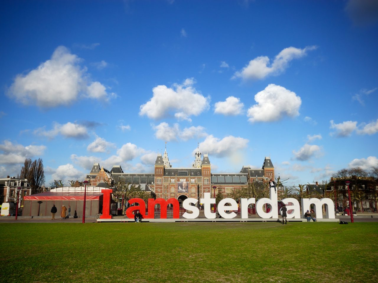Amsterdam wil elektrische stadsbussen testen ...