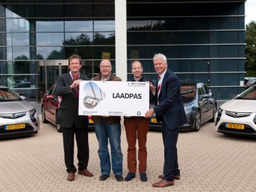 Zuinige Ampera-rijders winnen laadpas ...
