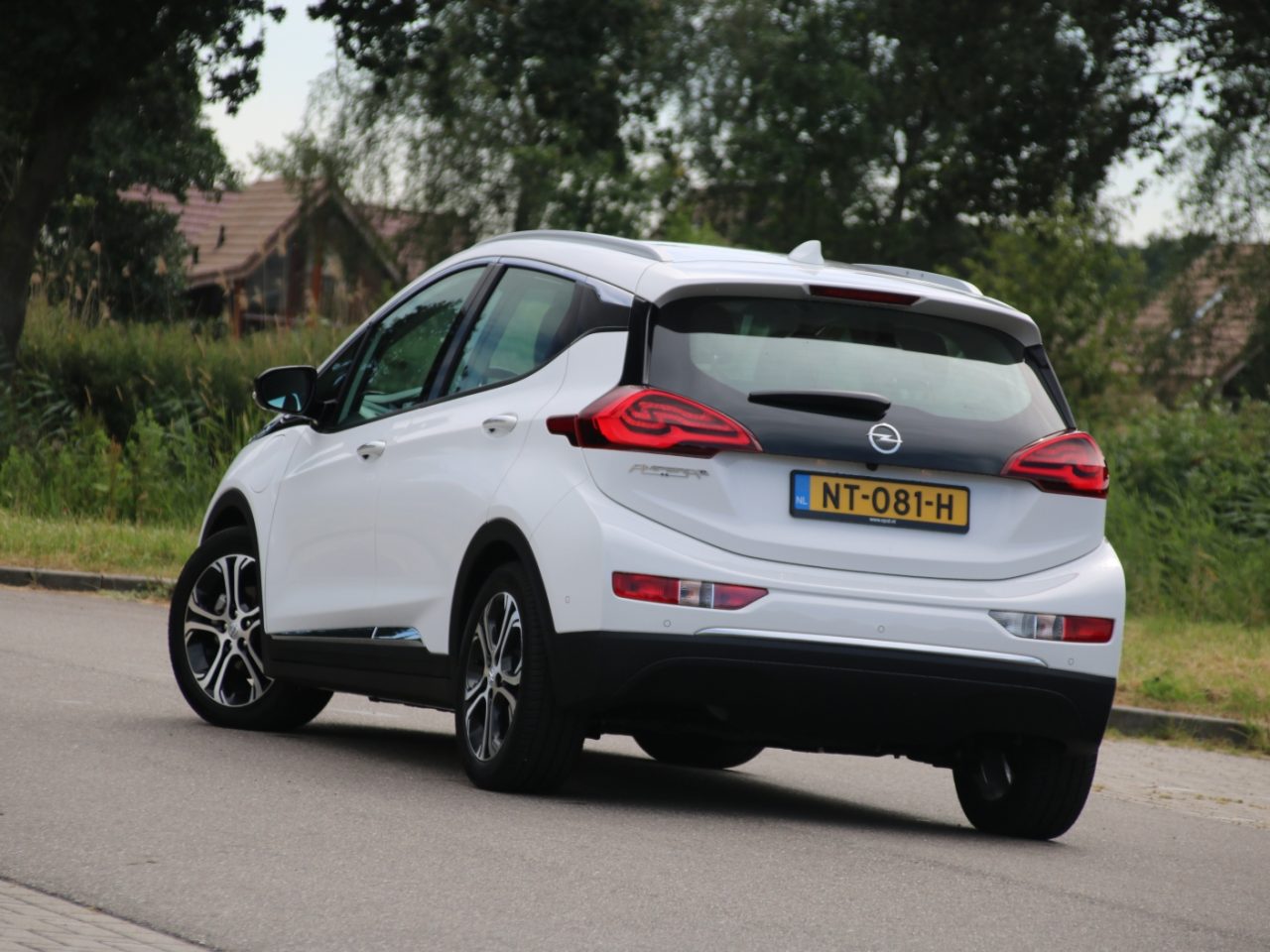 Autotest 2017 Opel Ampera-e