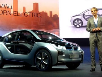 BMW-designer Adrian van Hooydonk over de nieuwe i3 ...