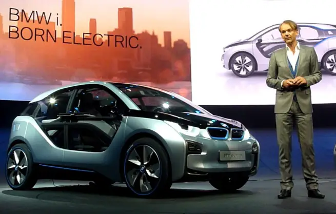 BMW-designer Adrian van Hooydonk over de nieuwe i3 ...
