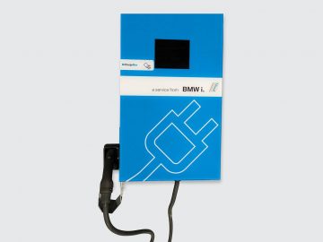 BMW komt met goedkopere, kleinere snellader ...