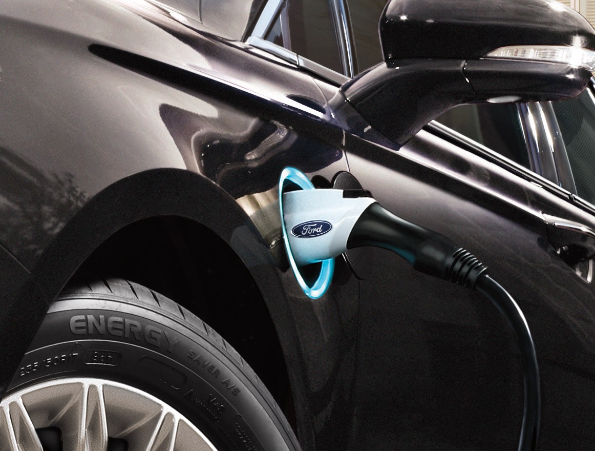 EV-nieuws: Verkooprecords stekkerauto’s, nieuwe banen en investeringen ...