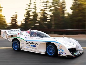 “Monster” Tajima verpulvert Pikes Peak-record ...