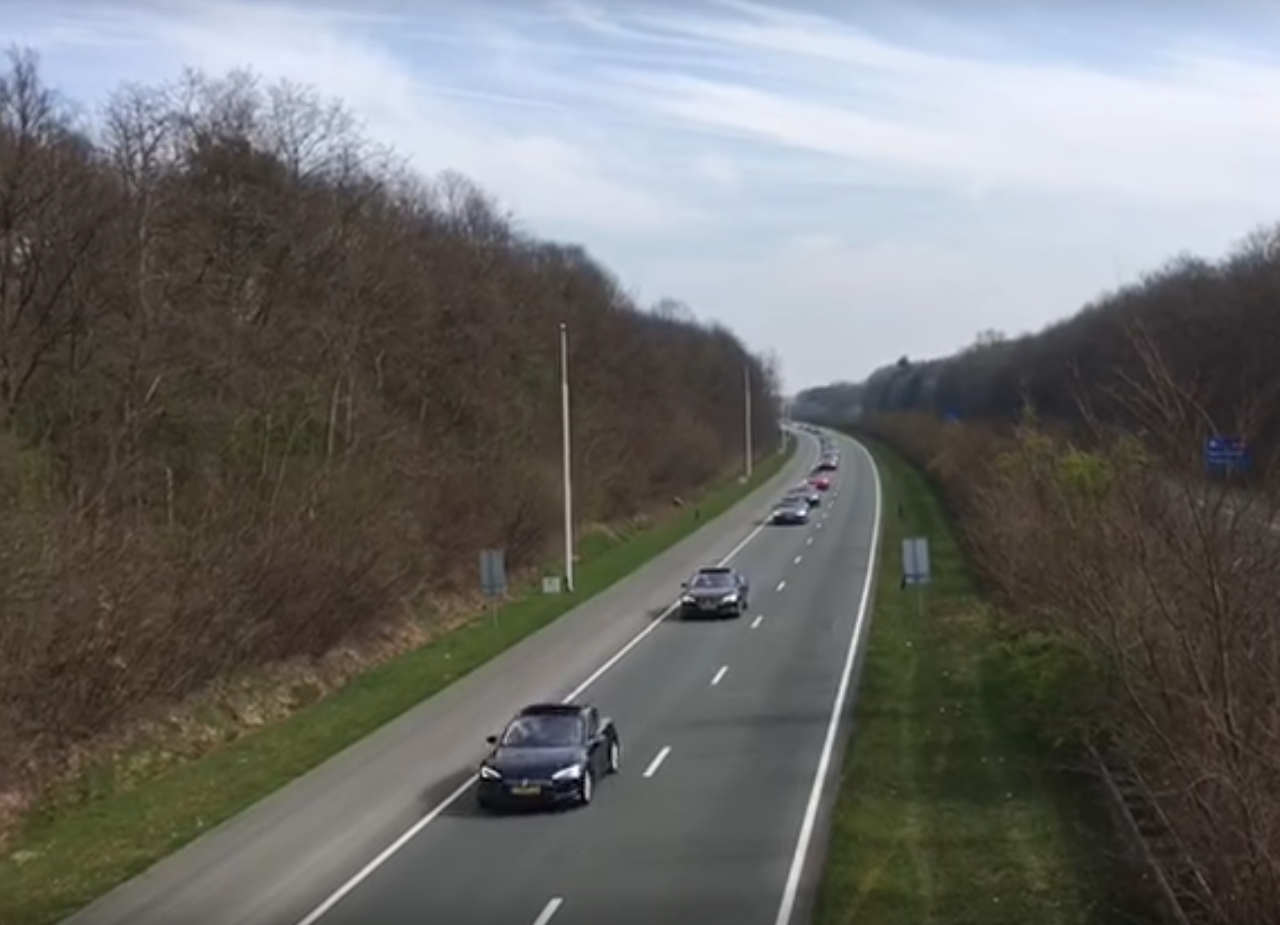 Wereldrecord met e-parade ...