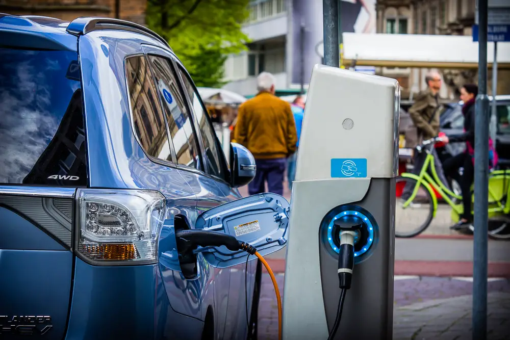 EV-nieuws: Subsidiestrijd elektrische auto’s & levenslang gratis snellade ...