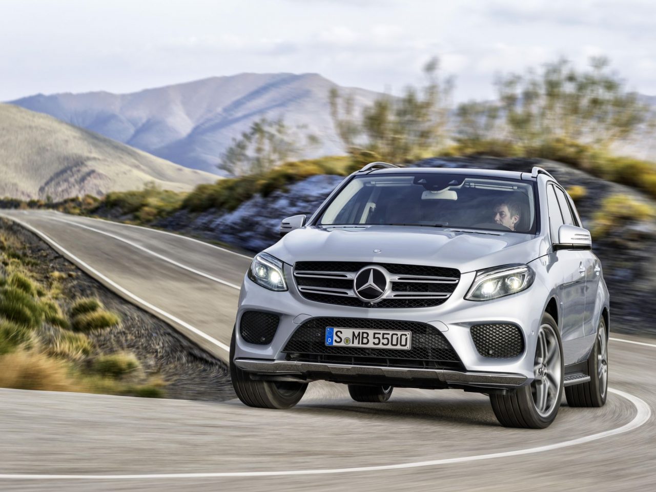Ook Mercedes komt met plug-in hybride SUV ...