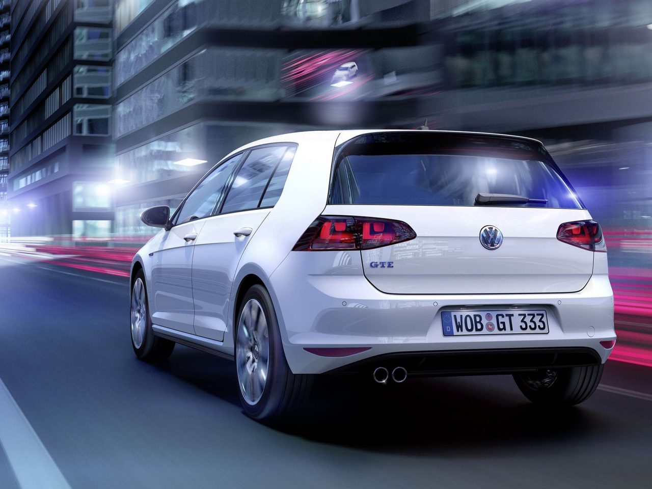 e-Golf vs Golf GTE ...