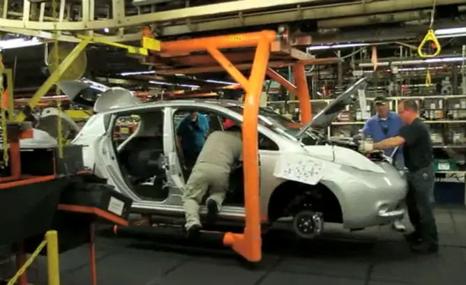 Nissan voert productie LEAF op ...