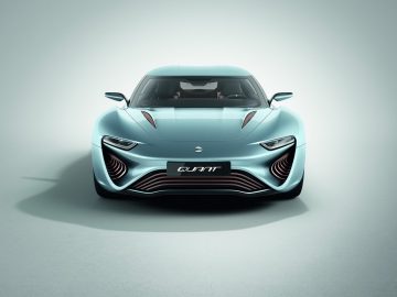 Groot en elektrisch: NanoFlowcell Quant e-Sportlimousine ...