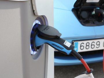 “Elektrisch rijden in Benelux makkelijker maken” ...