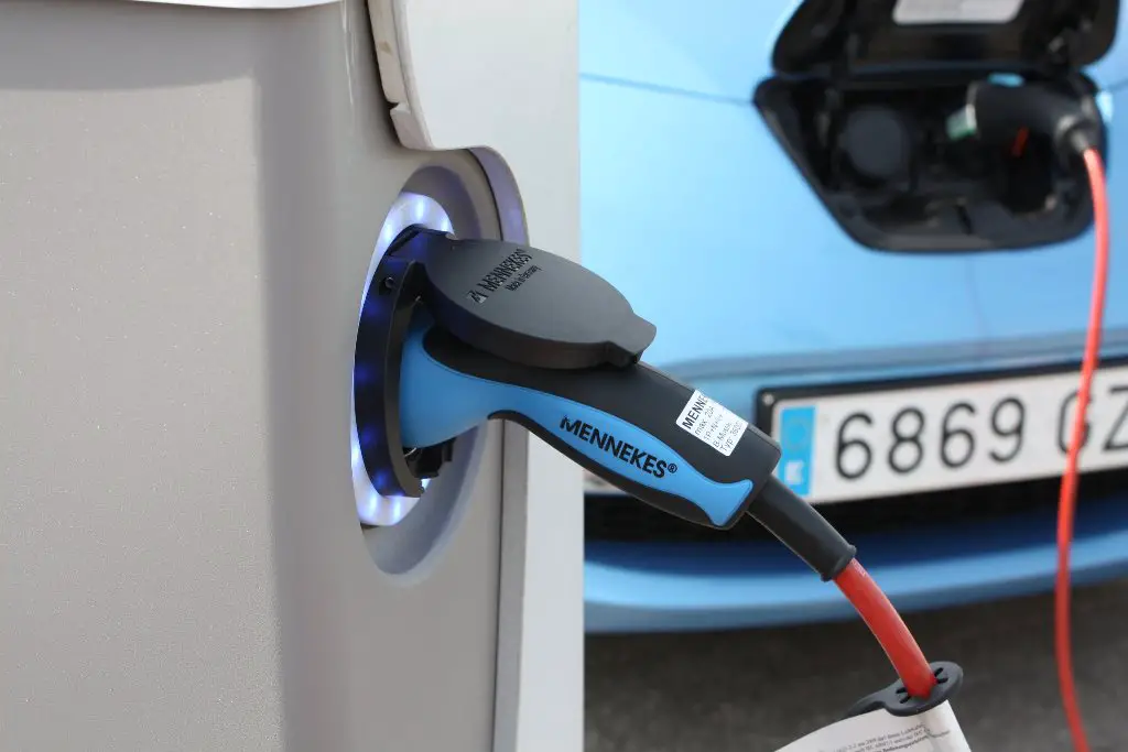 “Elektrisch rijden in Benelux makkelijker maken” ...