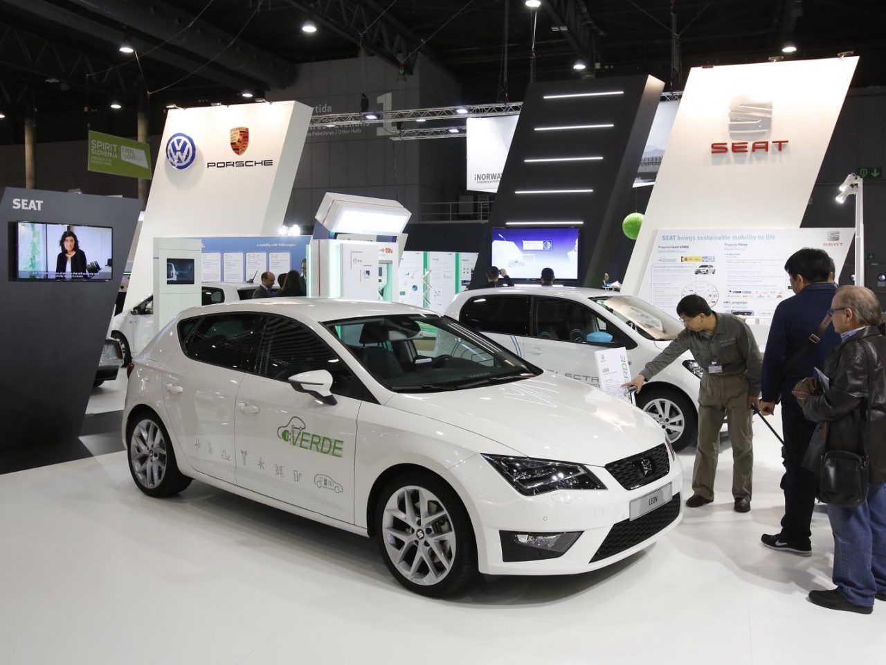 SEAT legt Mii en Leon aan de stekker ...