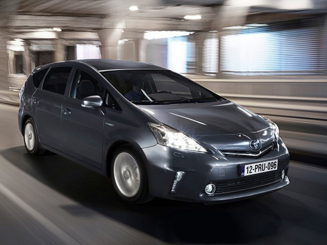 Hybrides in trek bij Russische autodieven ...