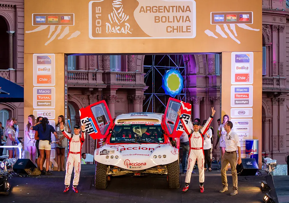 Acciona voltooit als eerste volledig elektrisch een Dakar-etappe ...