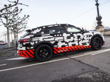 Een Audi e-tron prototype in Genève