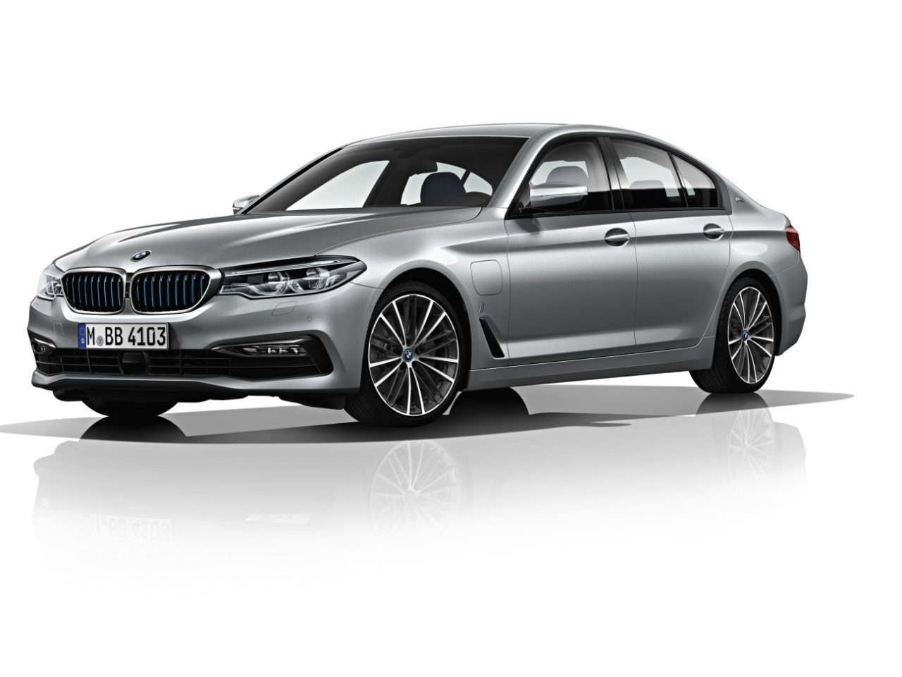 Tadaa, de nieuwe BMW 5 Serie! Komt ook als plug-in hybride ...