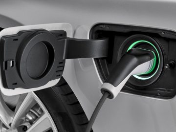 Elektrische auto’s rijden per jaar meer kilometers dan benzine-auto’s ...