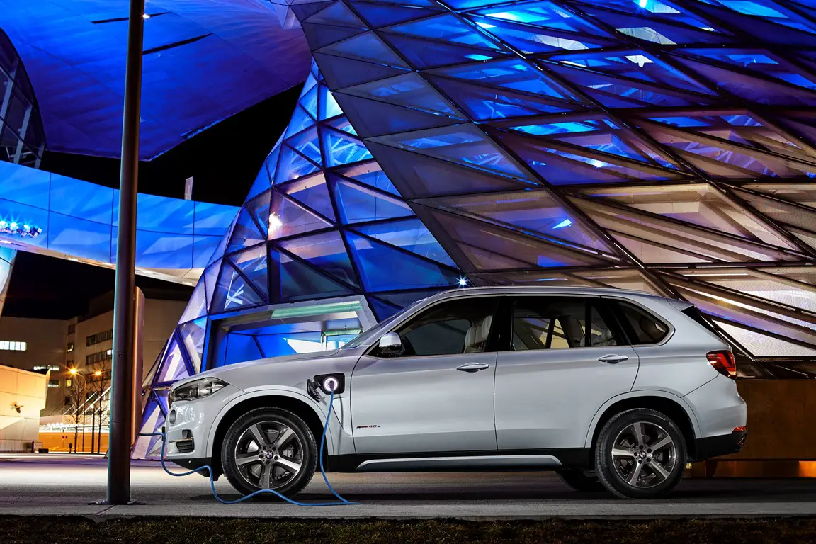 BMW X5 xDrive40e komt in september met 14% bijtelling ...