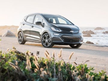 GM zet kaarten op elektrisch rijden ...