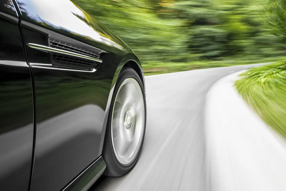 Draadloos opladen toekomst voor elektrische auto-industrie? ...