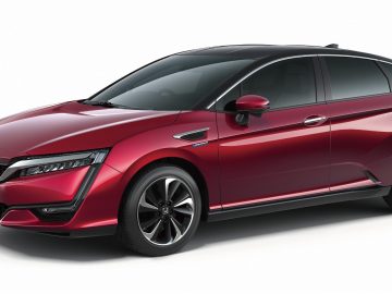 De Honda FCV doet 700 km op één waterstoftank ...