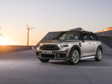 De eerste plug-in hybride van Mini ...