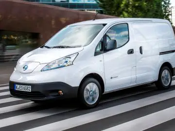 Rijden met de elektrische Nissan e-NV200 ...