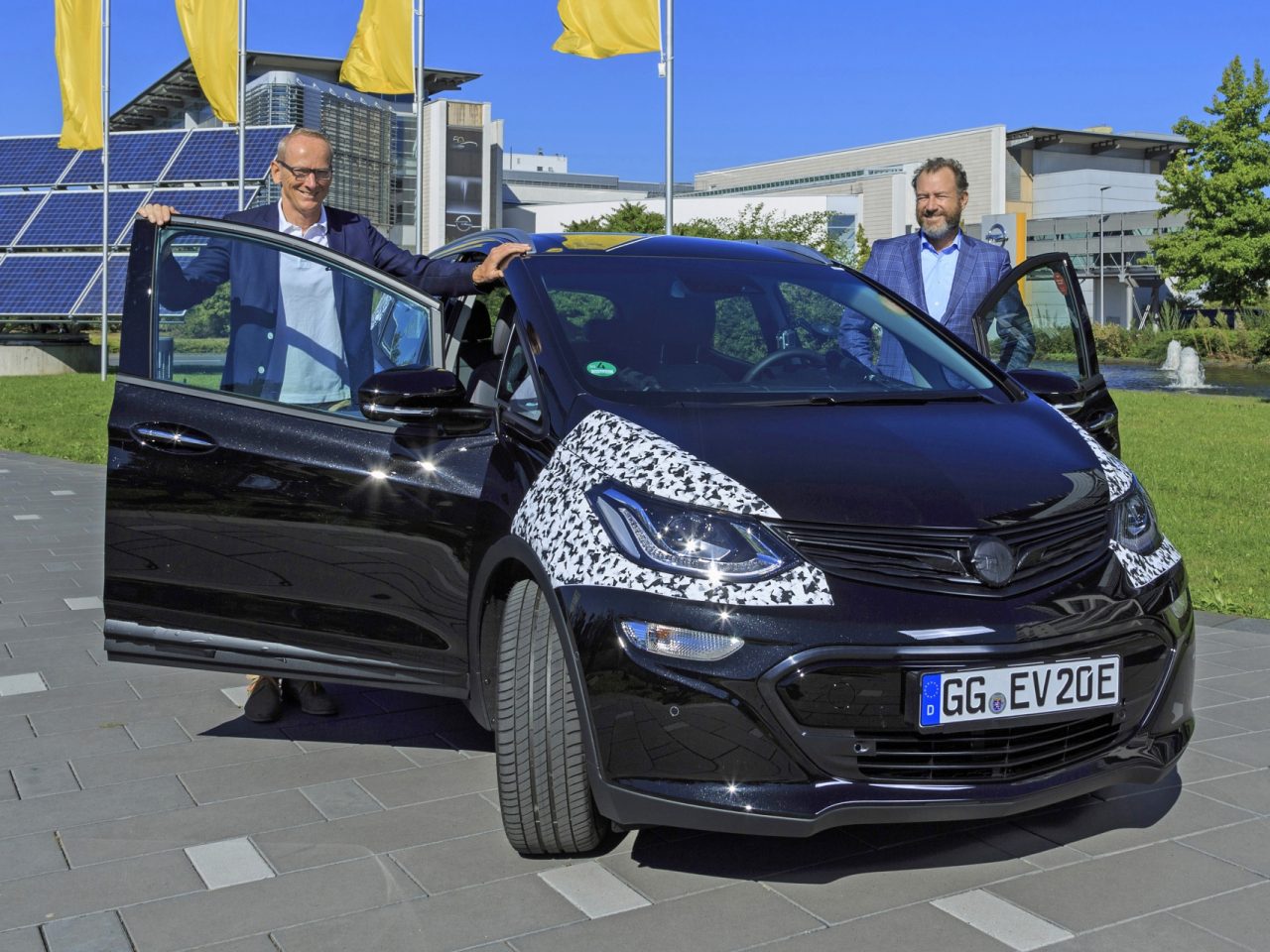 VIDEO: Opel-topman Neumann verwacht veel van Ampera-e ...