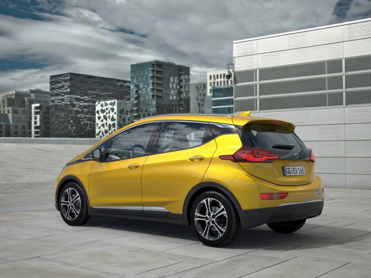 Opel Ampera-e: 500 km bereik ...