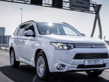 Test Mitsubishi Outlander PHEV: dit is de nummer 1! ...