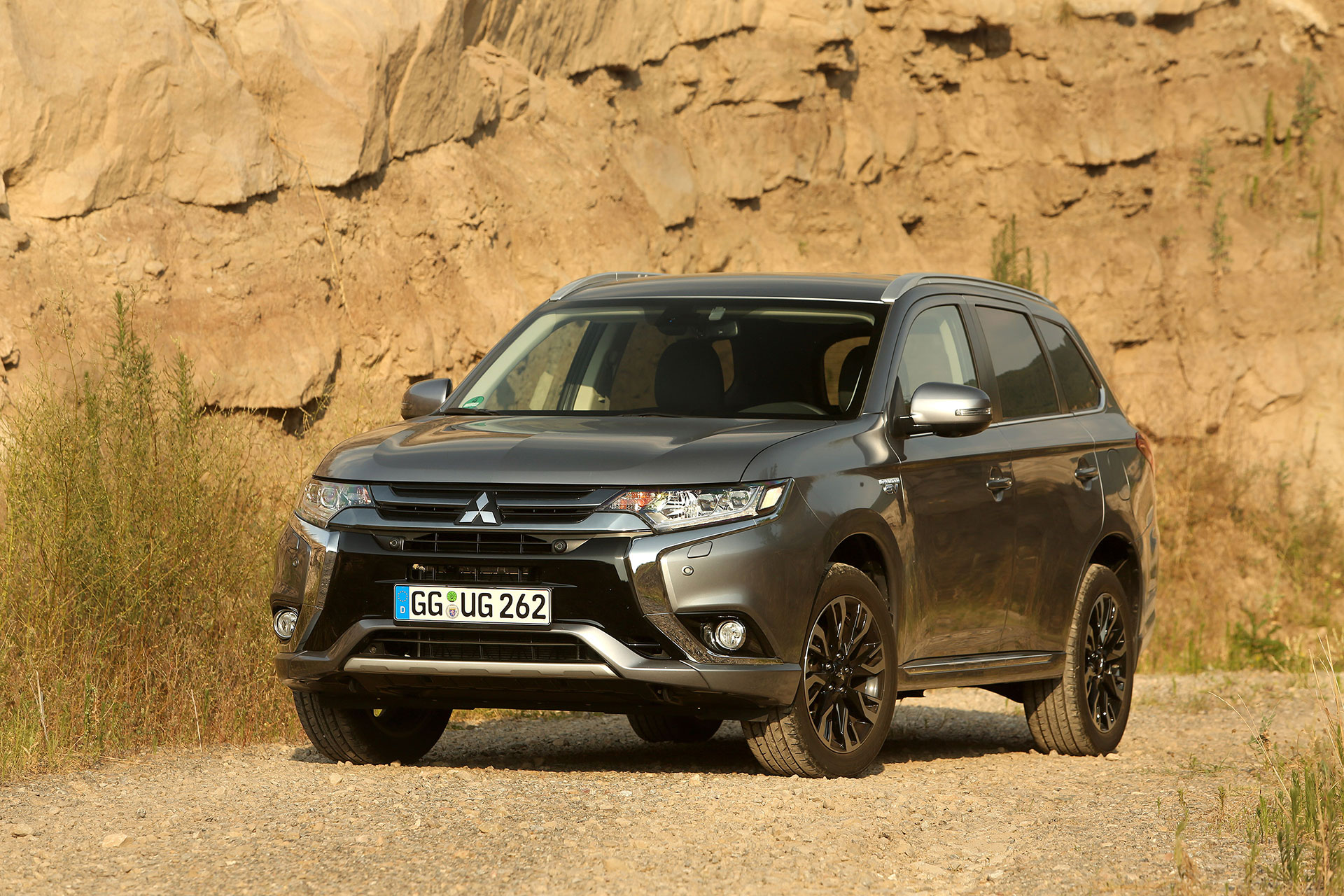 Outlander phev описание