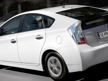 Test Toyota Prius Plug-in Hybrid: dat scheelt een stekker ...
