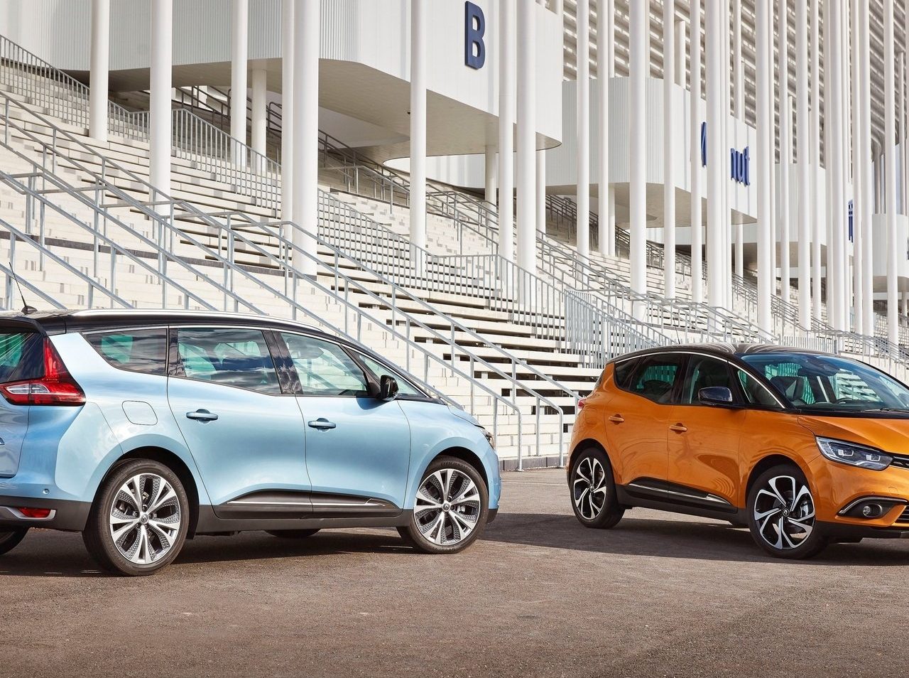 Renault opent nieuwe deuren met Hybrid Assist ...