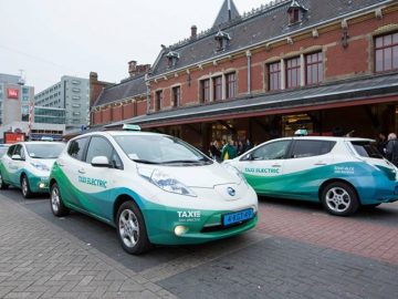 Elektrisch rijden: Daimler casht, Postcodeloterij betaalt en BOVAG baalt ...