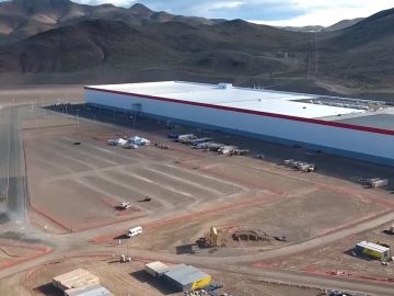 Hoe giga is Tesla’s Gigafactory? ...