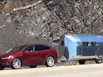 Video: welke impact heeft caravan op actieradius Tesla Model X? ...