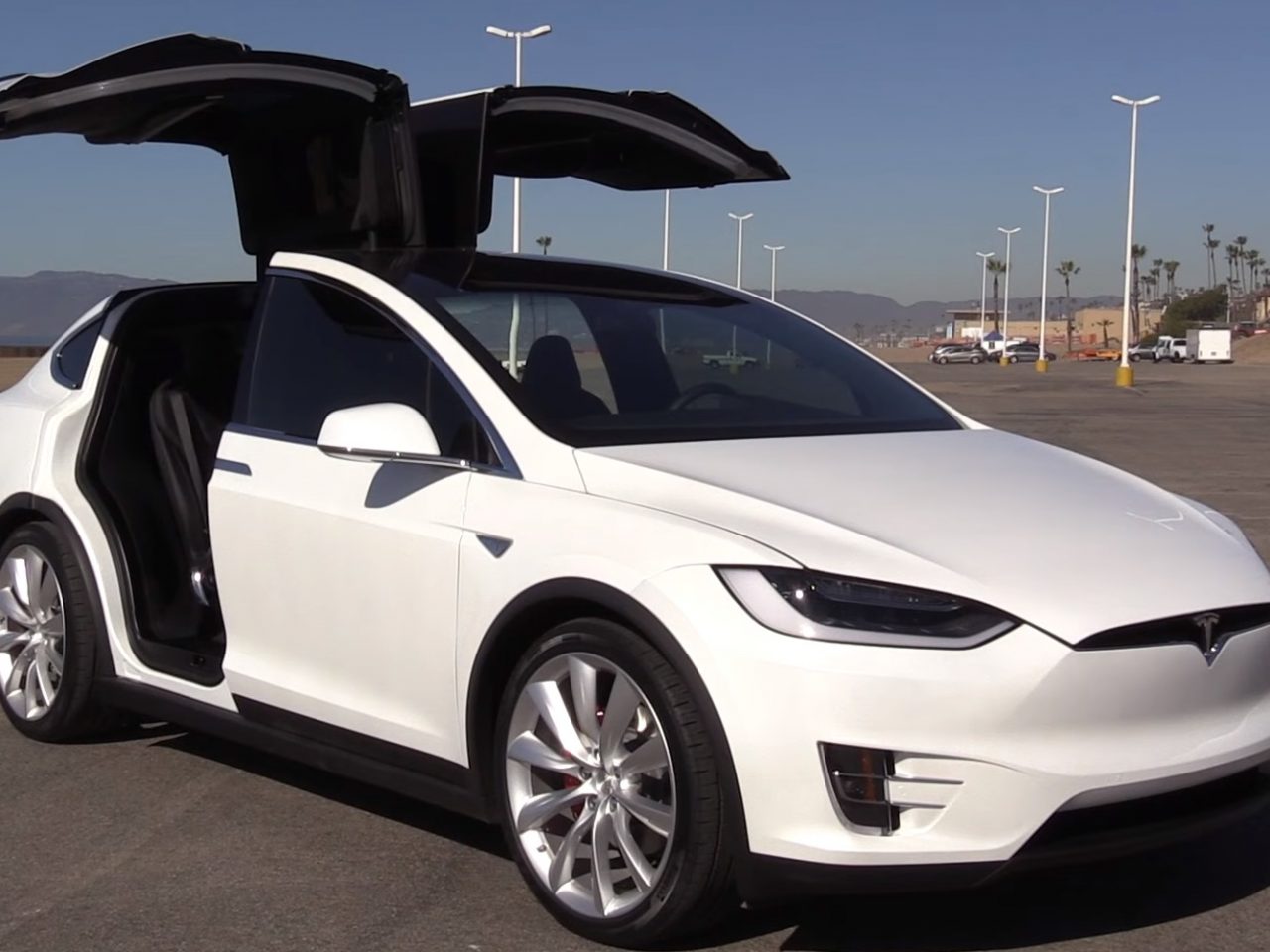 Dit is de uitgebreidste review van de Tesla Model X tot nu toe ...