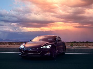 EV-Nieuws: Tesla heeft geld nodig ...