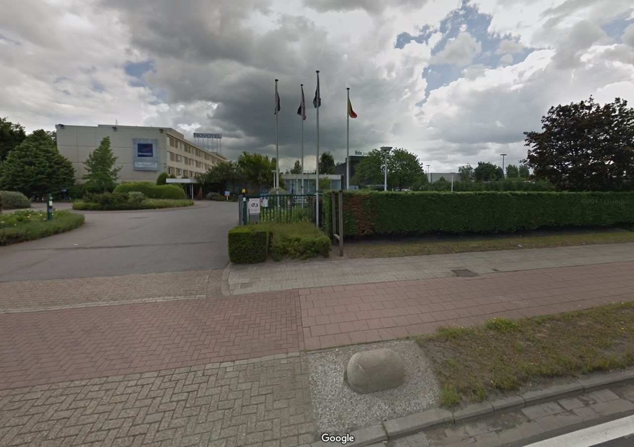 Tesla Supercharger Novotel