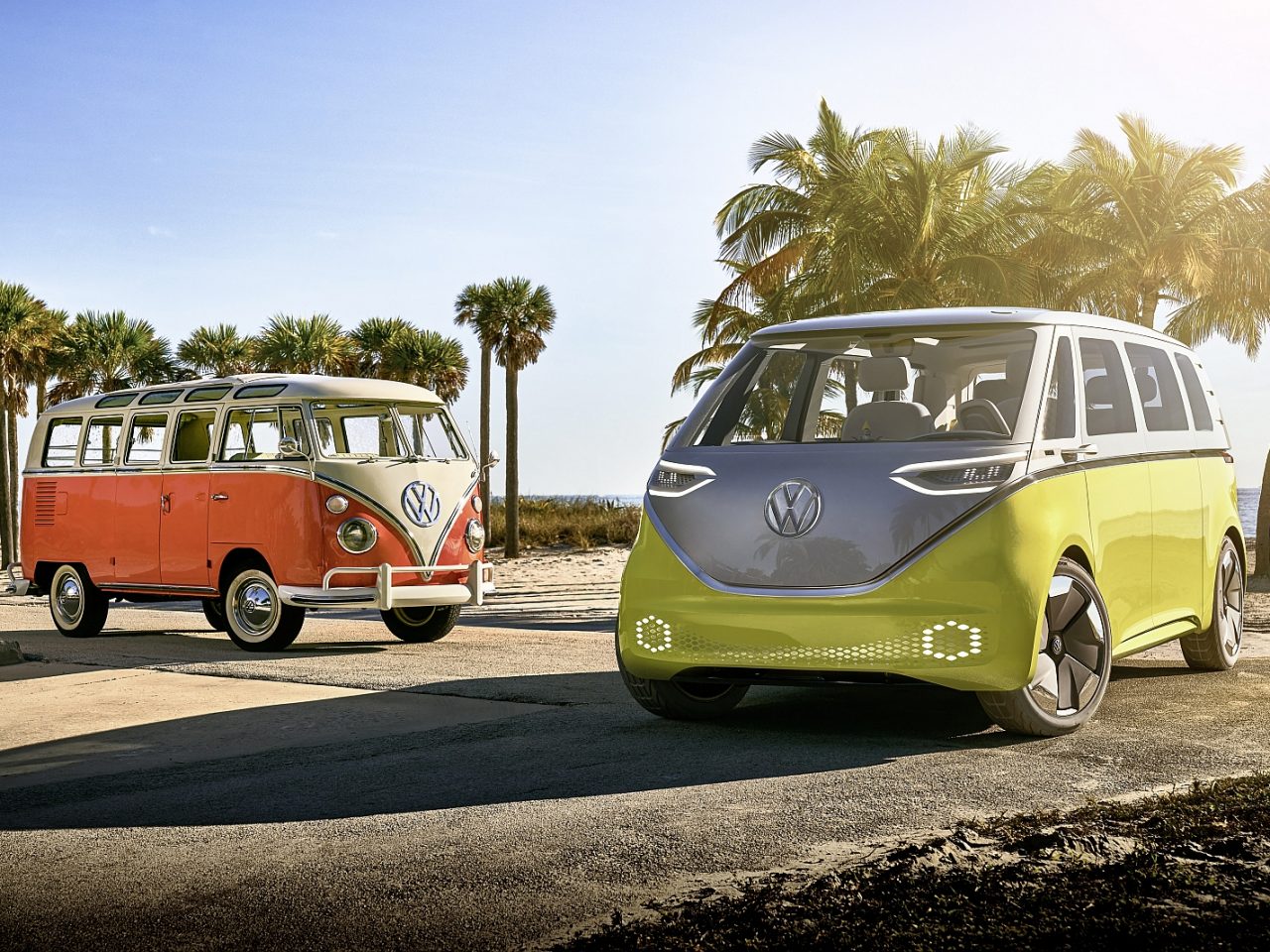 Volkswagen Showcar I.D. BUZZ und Volkswagen T1